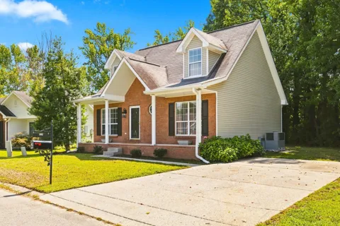 102 Westchester Dr