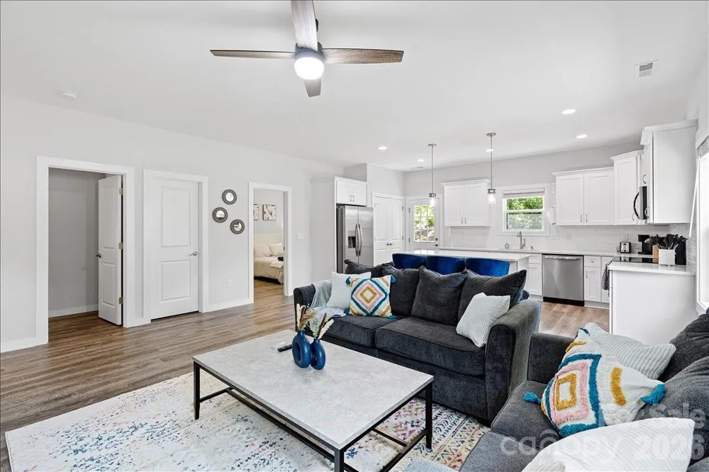 2041 S Pine Drive Gastonia, NC 28054