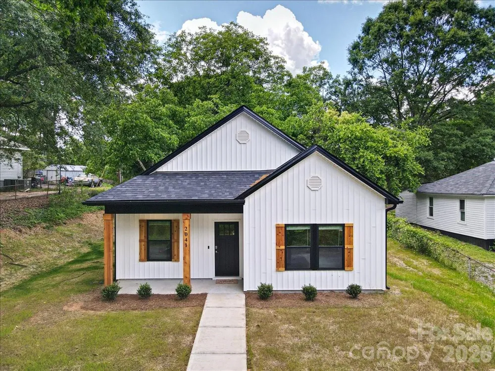 2041 S Pine Drive Gastonia, NC 28054