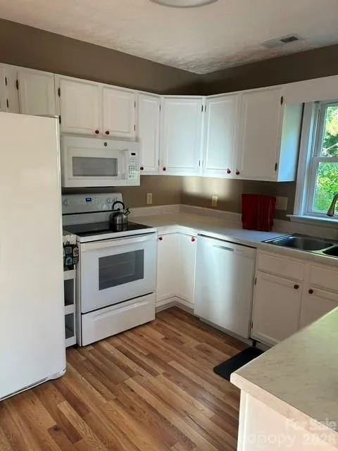 157 Toxaway Views Drive Lake Toxaway, NC 28747
