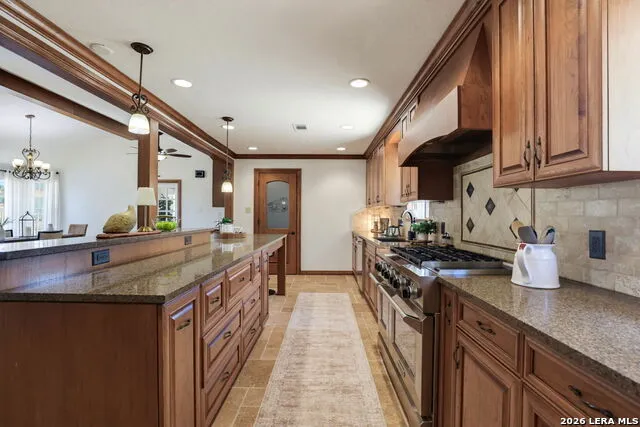 446 Quail Hollow Dr Adkins, TX 78101