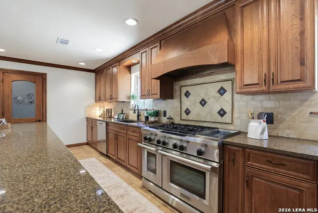 446 Quail Hollow Dr Adkins, TX 78101
