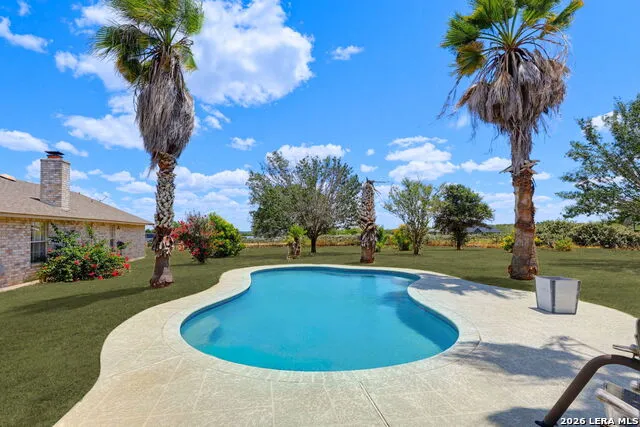 446 Quail Hollow Dr Adkins, TX 78101