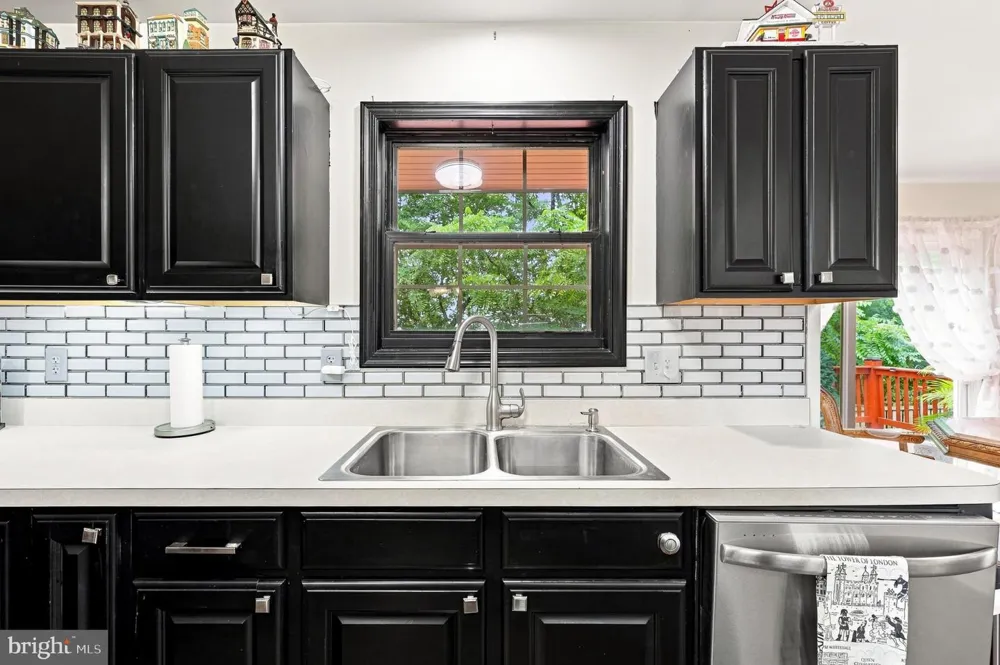 294 TEAL ROAD Martinsburg, WV 25405