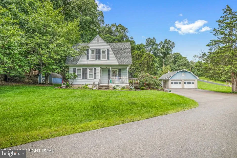 926 ACKER ROAD Stroudsburg, PA 18360