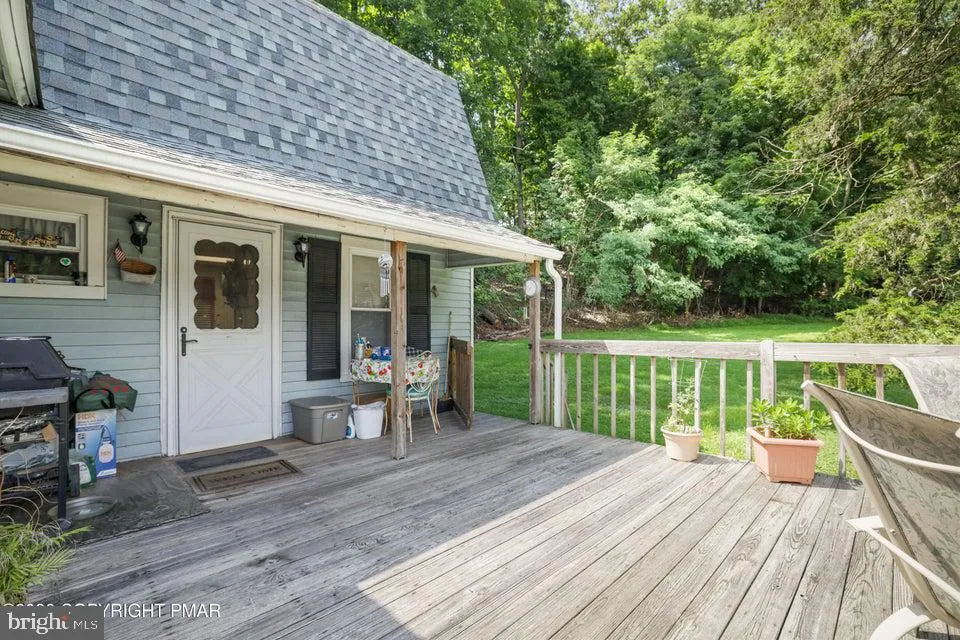 926 ACKER ROAD Stroudsburg, PA 18360