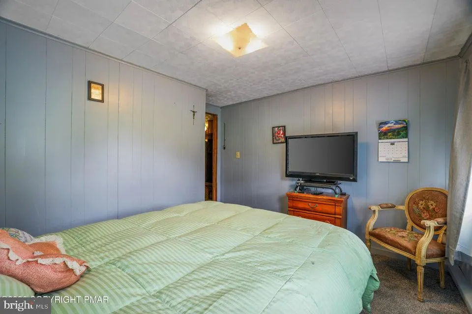 926 ACKER ROAD Stroudsburg, PA 18360