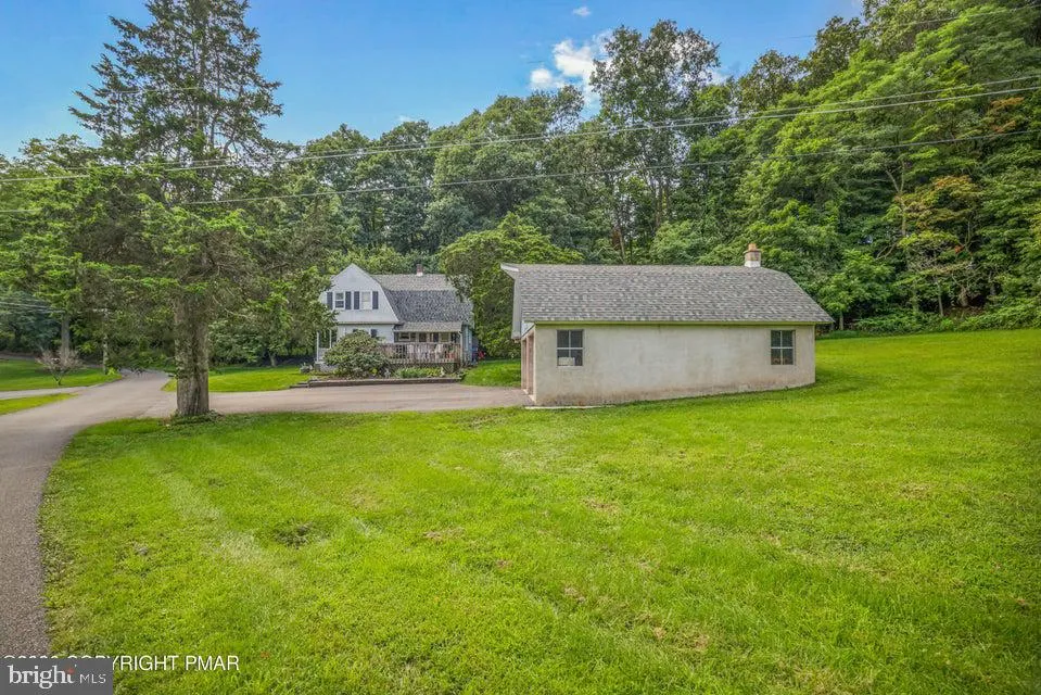 926 ACKER ROAD Stroudsburg, PA 18360