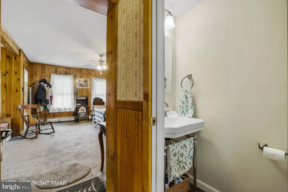 926 ACKER ROAD Stroudsburg, PA 18360