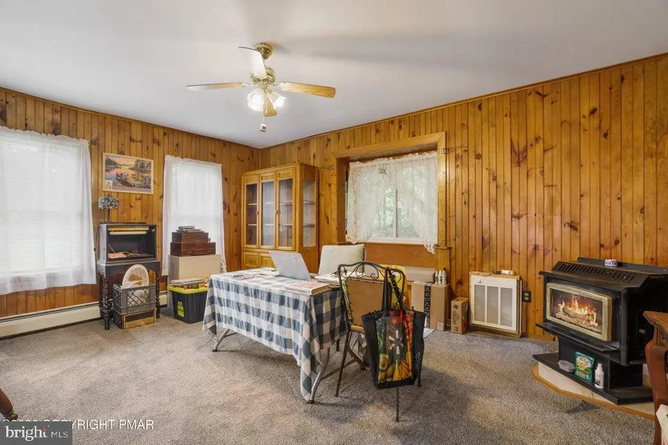 926 ACKER ROAD Stroudsburg, PA 18360