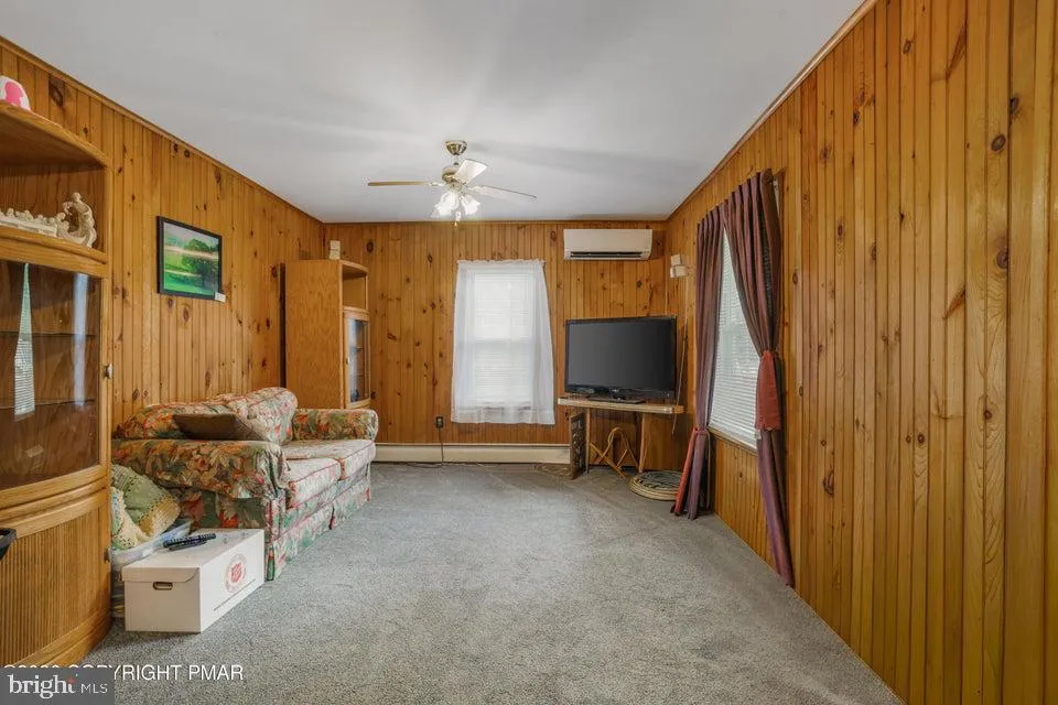 926 ACKER ROAD Stroudsburg, PA 18360