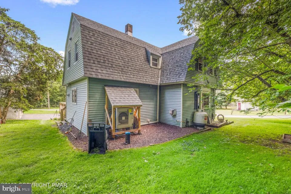926 ACKER ROAD Stroudsburg, PA 18360