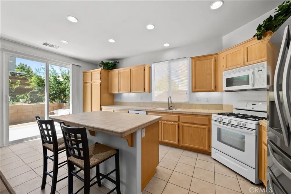 6132 W Avenue K6 Lancaster, CA 93536