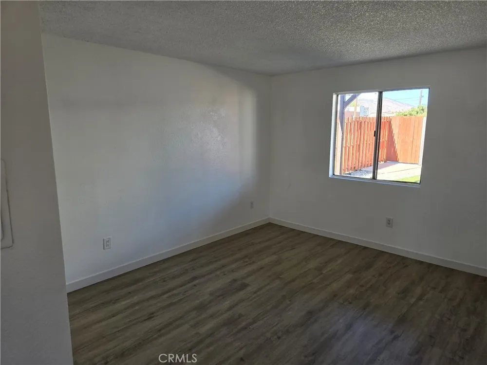 38423 10th Place E #1 Palmdale, CA 93550