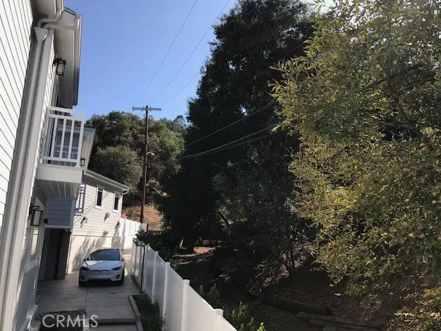 3698 Fredonia Drive Los Angeles, CA 90068