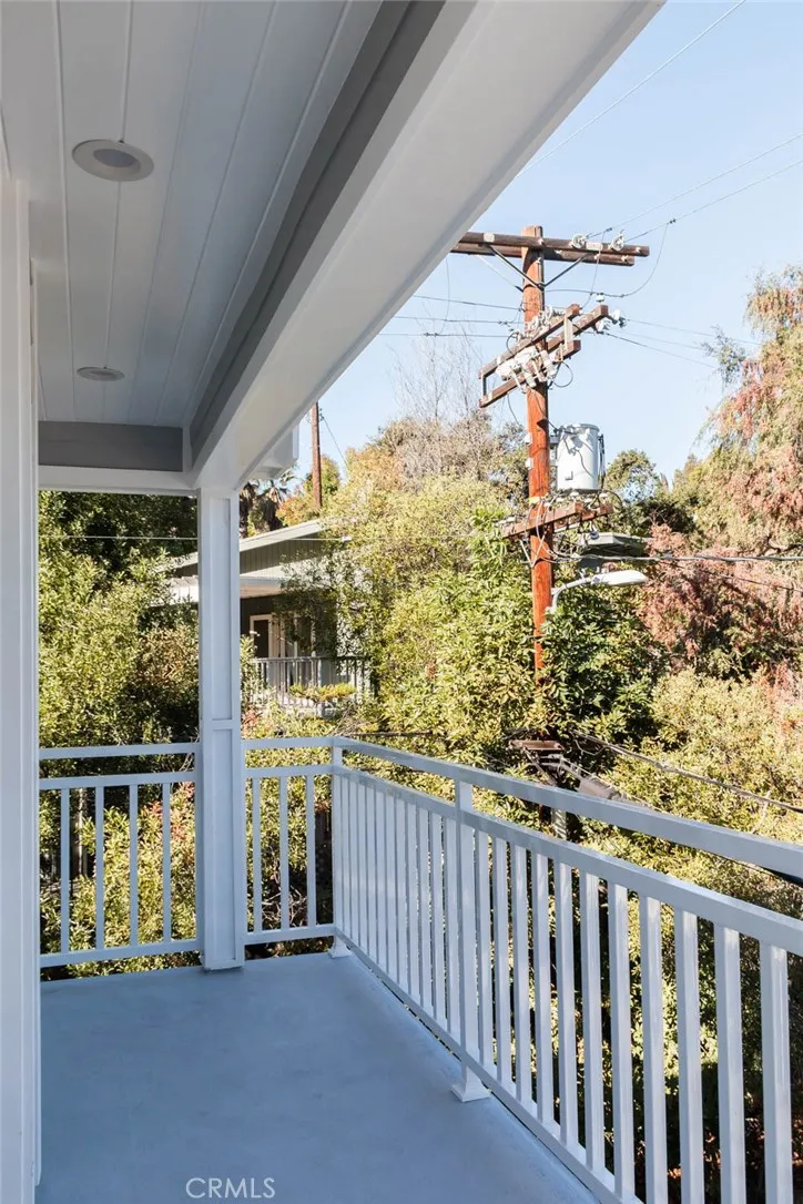 3698 Fredonia Drive Los Angeles, CA 90068