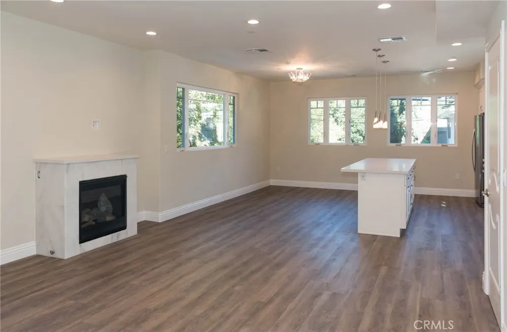 3698 Fredonia Drive Los Angeles, CA 90068