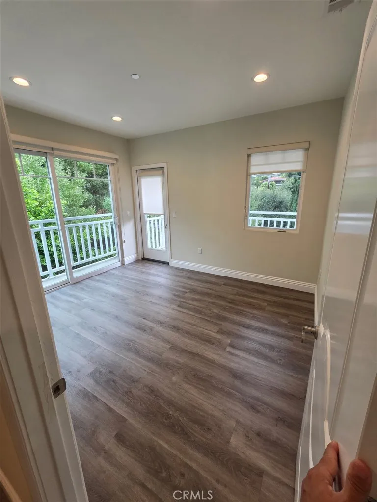 3698 Fredonia Drive Los Angeles, CA 90068