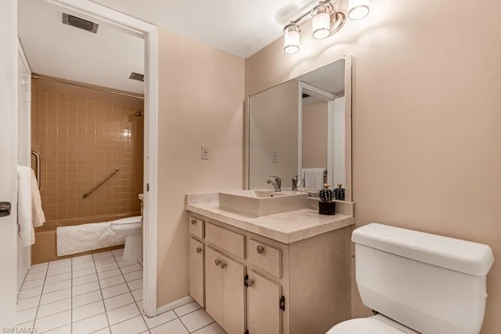 1828 Pine Valley Drive #201 Fort Myers, FL 33907