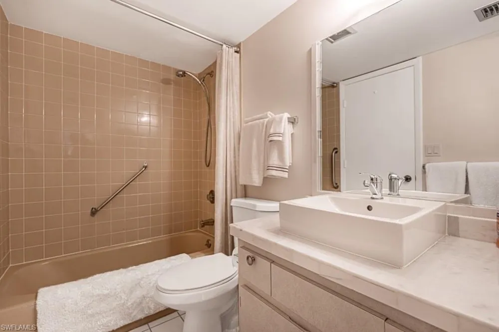 1828 Pine Valley Drive #201 Fort Myers, FL 33907