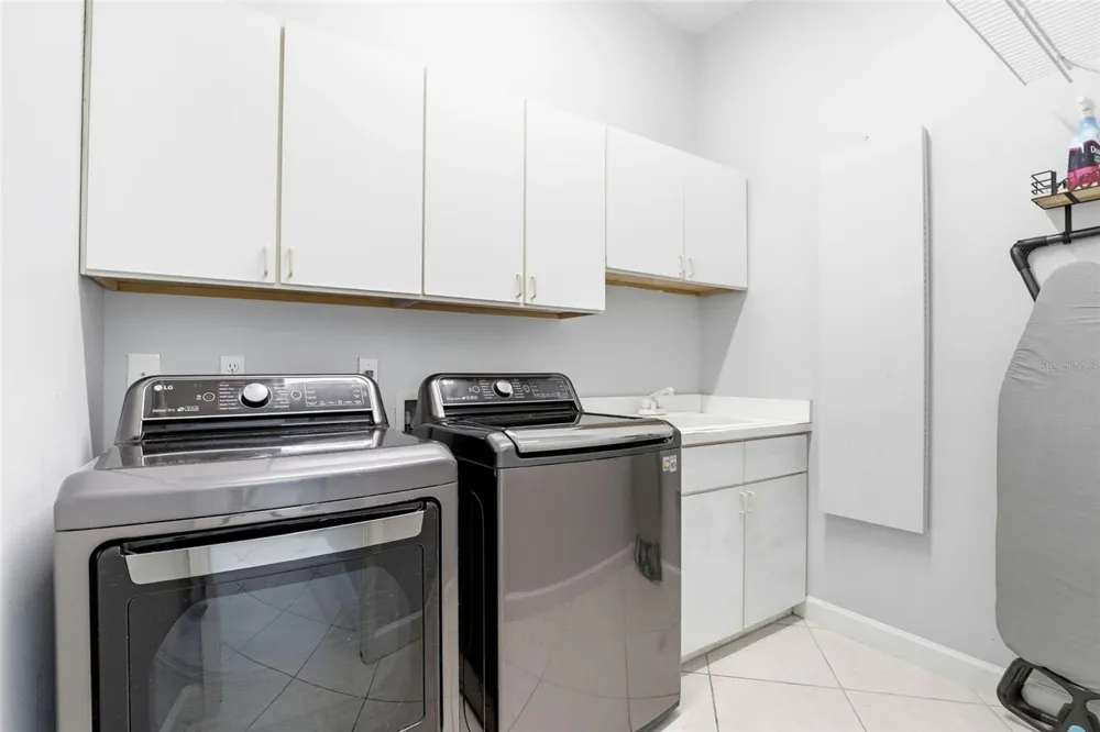 8034 LANDGROVE COURT Orlando, FL 32819