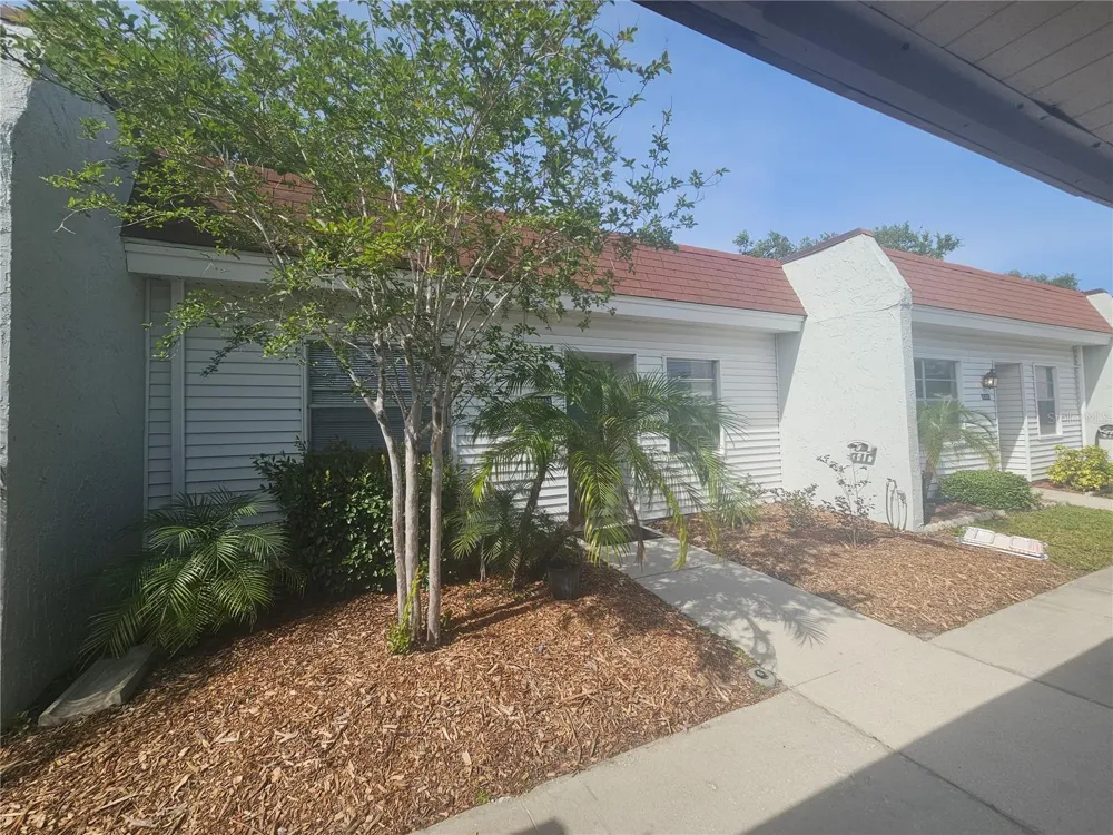 13813 MISSION OAKS BOULEVARD Seminole, FL 33776
