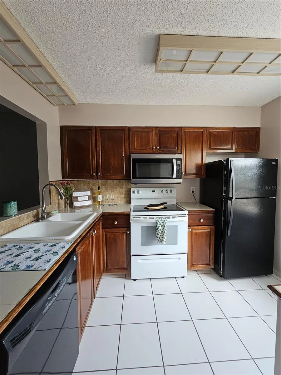 13813 MISSION OAKS BOULEVARD Seminole, FL 33776