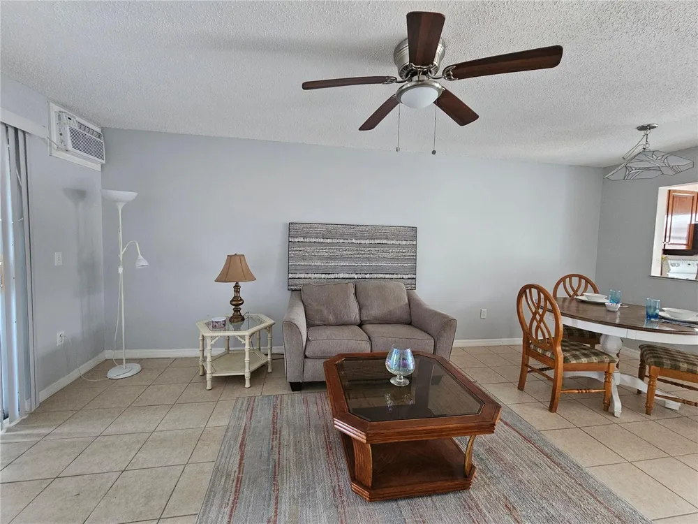 13813 MISSION OAKS BOULEVARD Seminole, FL 33776
