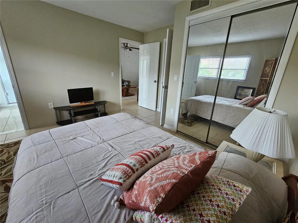 13813 MISSION OAKS BOULEVARD Seminole, FL 33776
