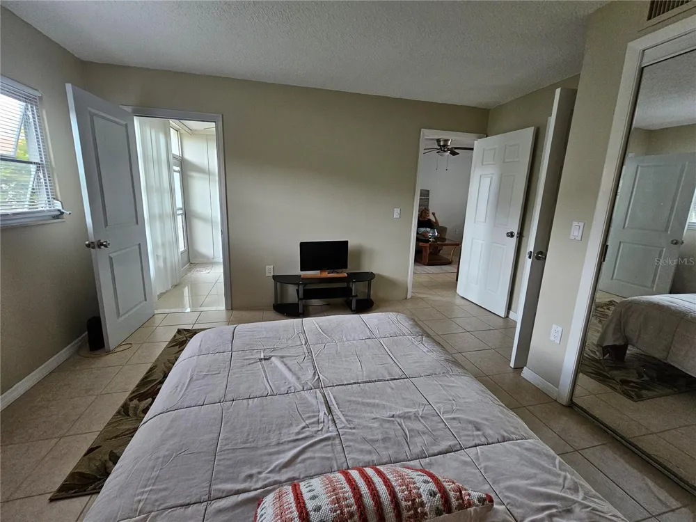 13813 MISSION OAKS BOULEVARD Seminole, FL 33776