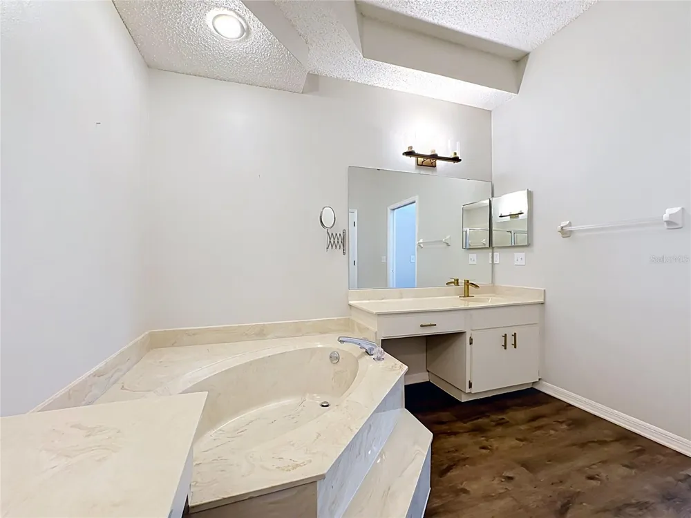 604 MCDANIEL STREET Sun City Center, FL 33573