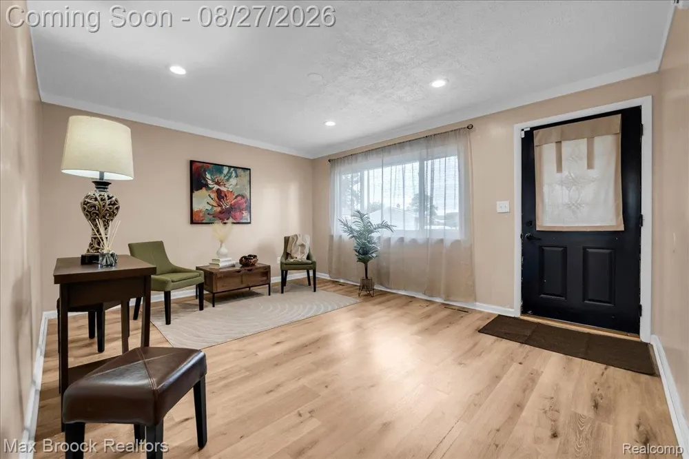 26441 Roberta Street Roseville City, MI 48066