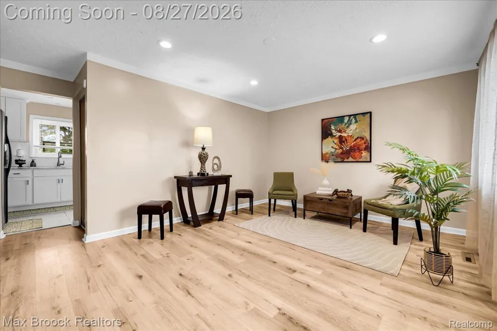 26441 Roberta Street Roseville City, MI 48066