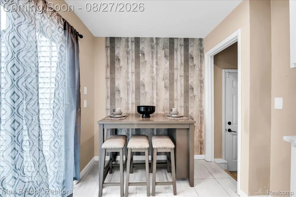 26441 Roberta Street Roseville City, MI 48066