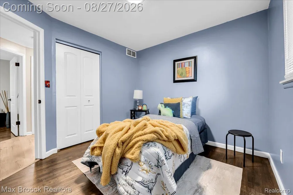 26441 Roberta Street Roseville City, MI 48066