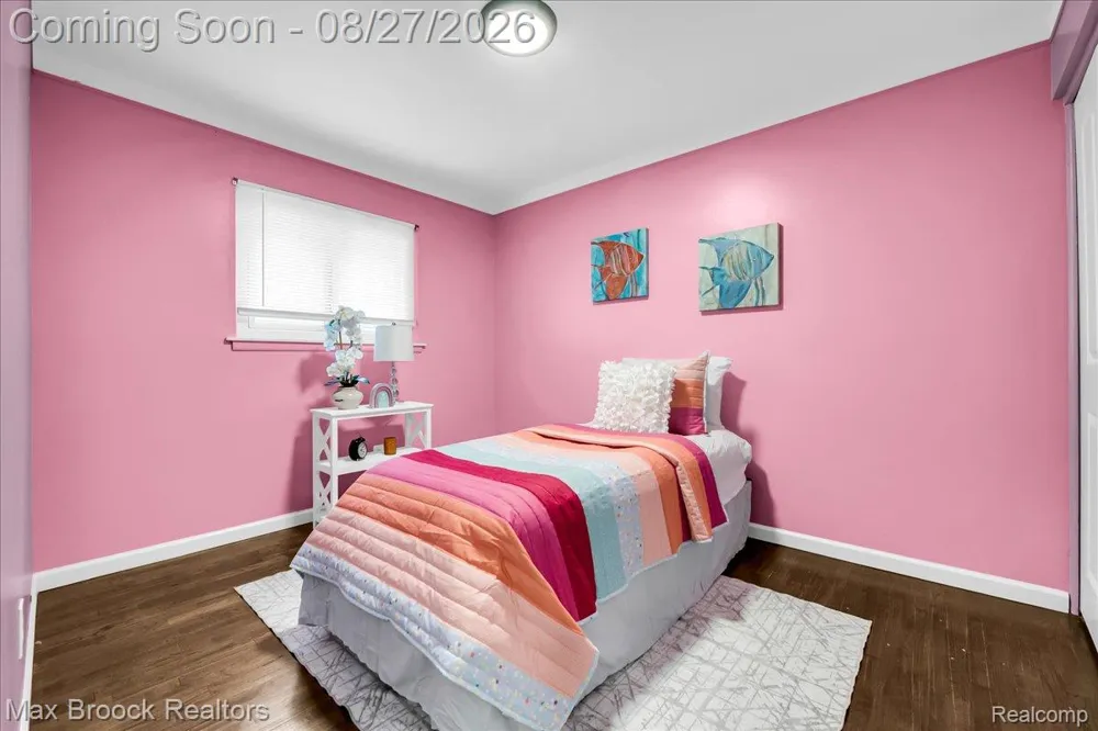 26441 Roberta Street Roseville City, MI 48066