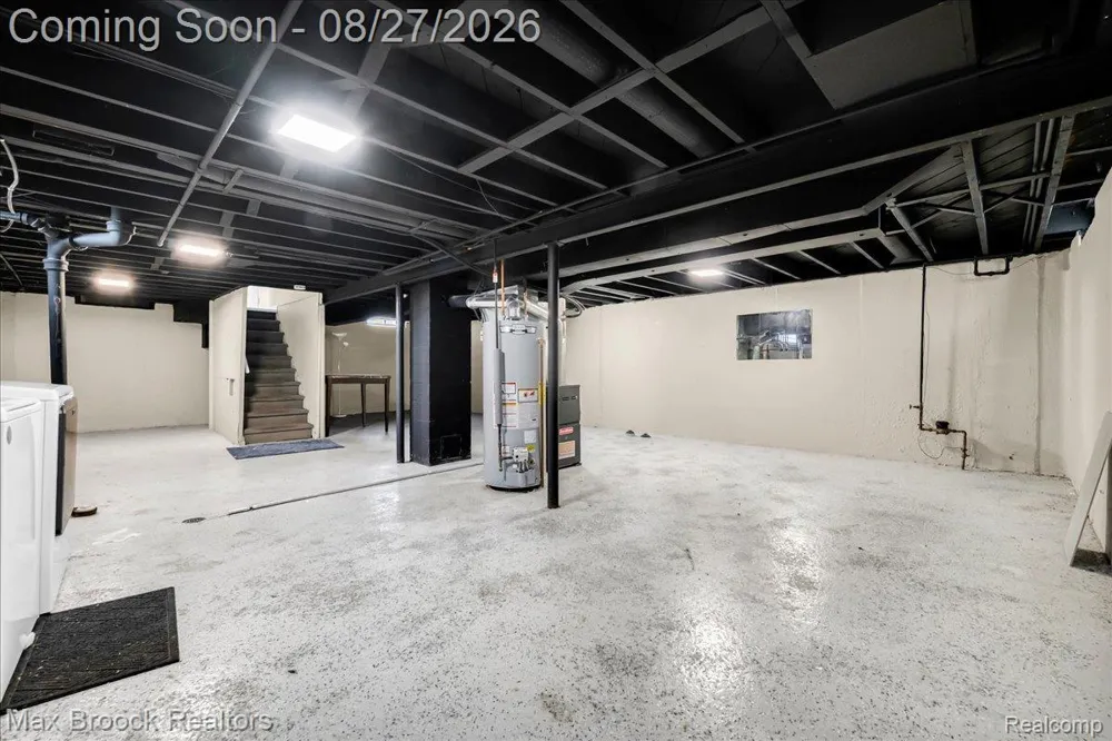 26441 Roberta Street Roseville City, MI 48066