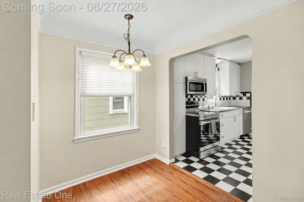 1318 Cherokee Avenue Royal Oak City, MI 48067