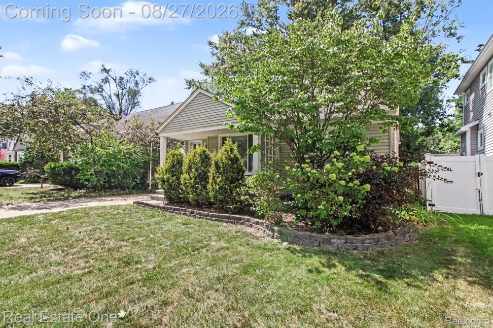 1318 Cherokee Avenue Royal Oak City, MI 48067