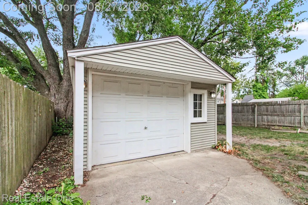1318 Cherokee Avenue Royal Oak City, MI 48067