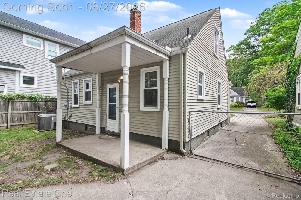 1318 Cherokee Avenue Royal Oak City, MI 48067
