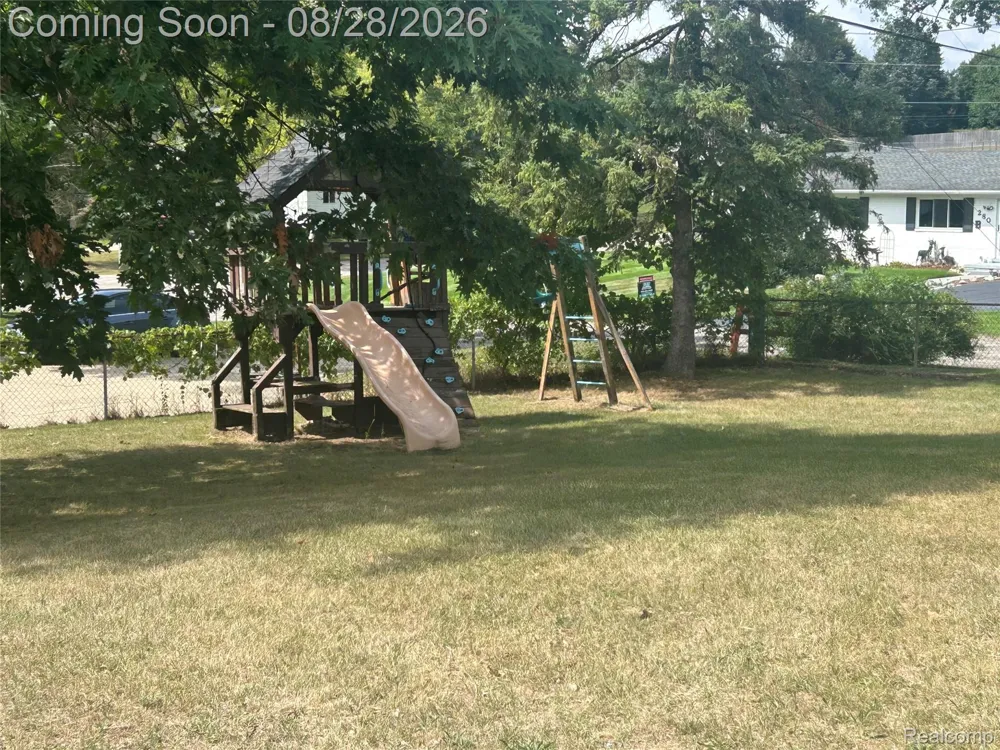 1320 Athlone Street Oxford Charter Township, MI 48371