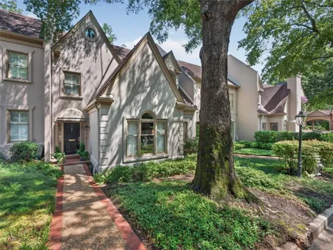 2525 Peachtree Road NE #25