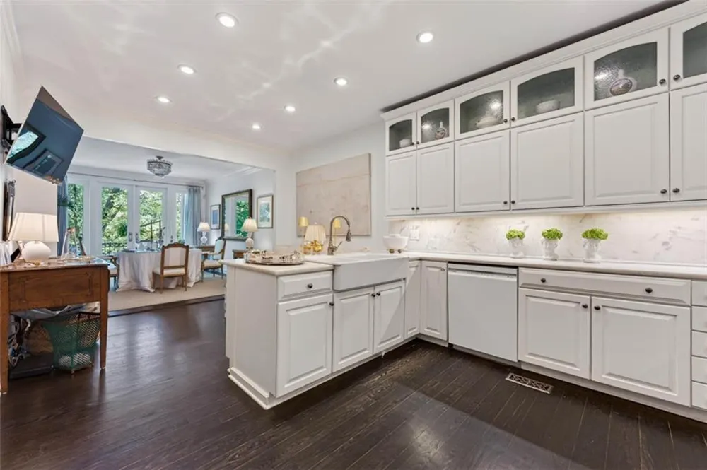 2525 Peachtree Road NE #25 Atlanta, GA 30305