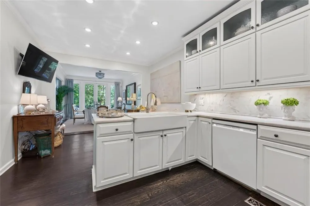 2525 Peachtree Road NE #25 Atlanta, GA 30305