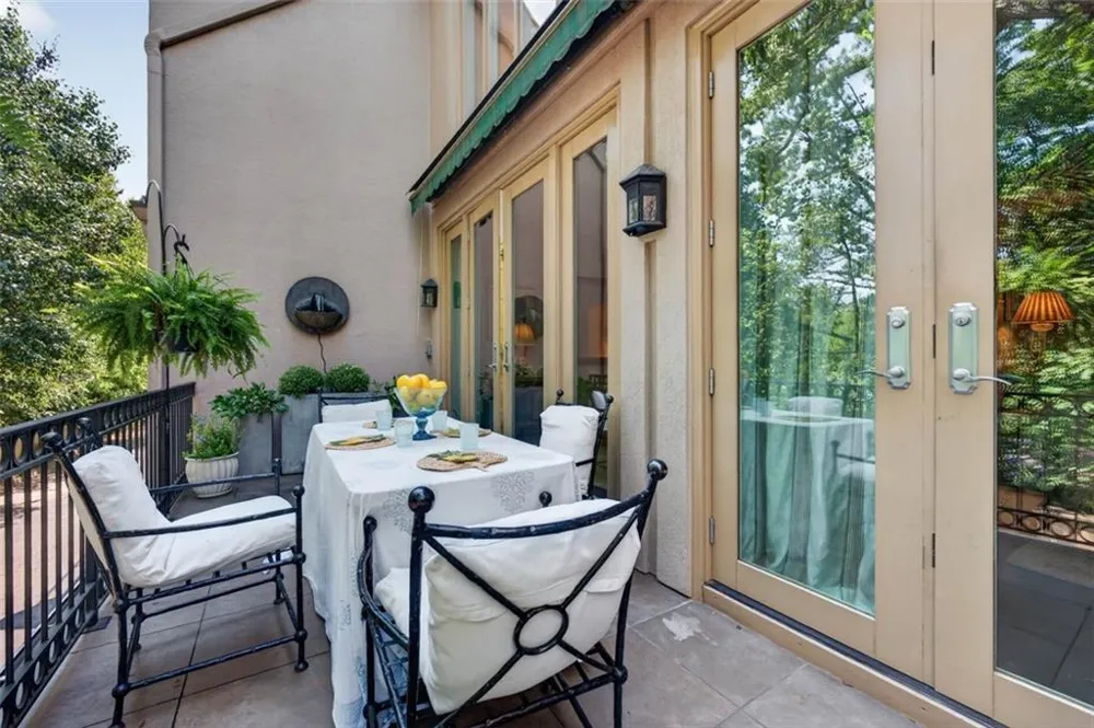 2525 Peachtree Road NE #25 Atlanta, GA 30305