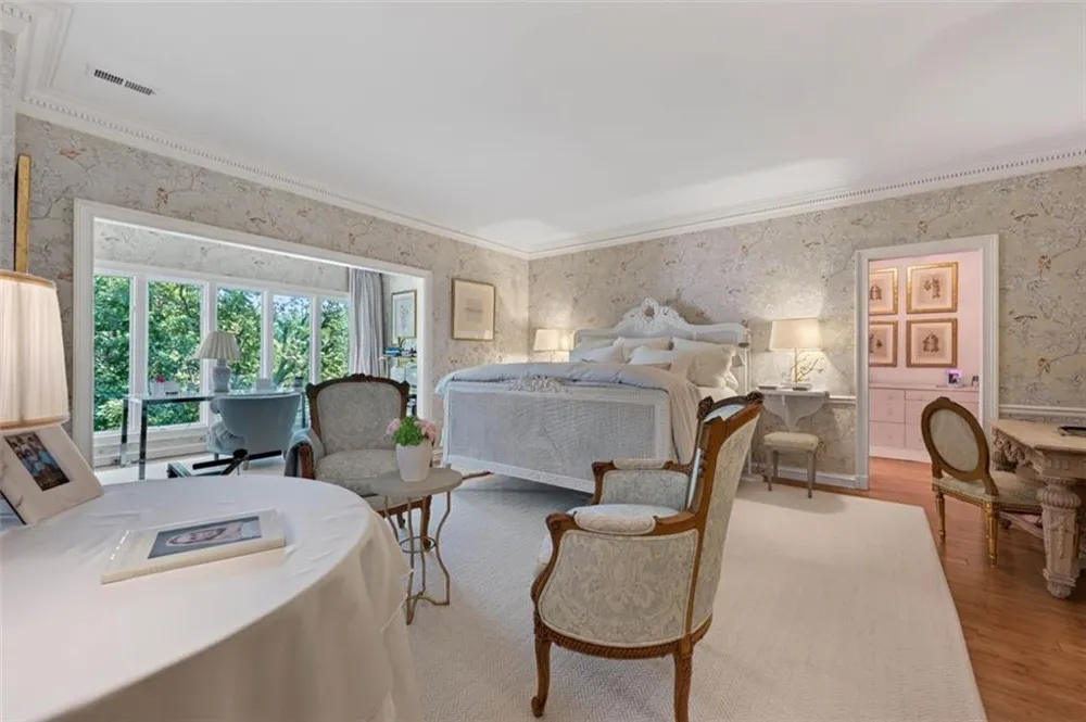 2525 Peachtree Road NE #25 Atlanta, GA 30305