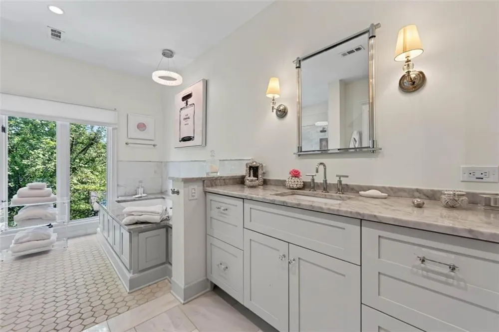 2525 Peachtree Road NE #25 Atlanta, GA 30305