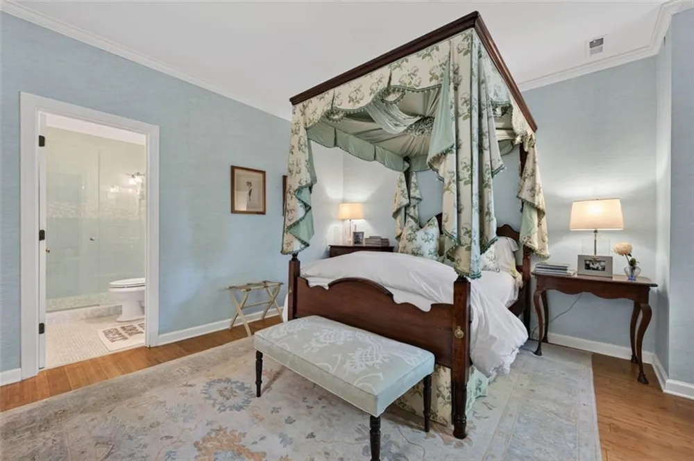 2525 Peachtree Road NE #25 Atlanta, GA 30305