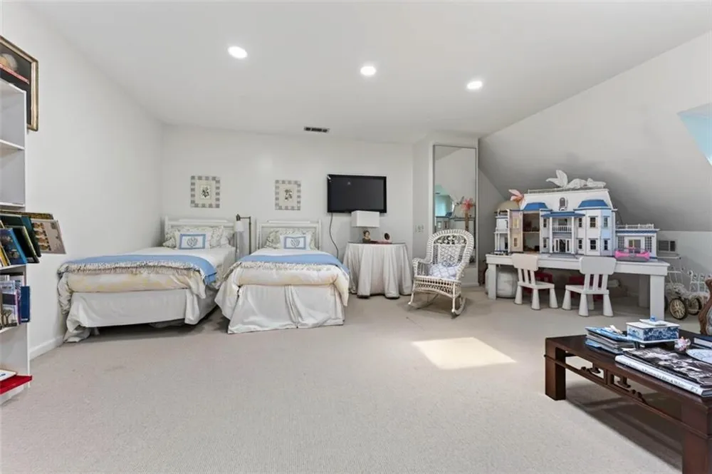 2525 Peachtree Road NE #25 Atlanta, GA 30305